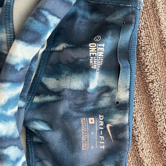 Nike “DRI FIT” Capri leggings - Picture 3 of 7